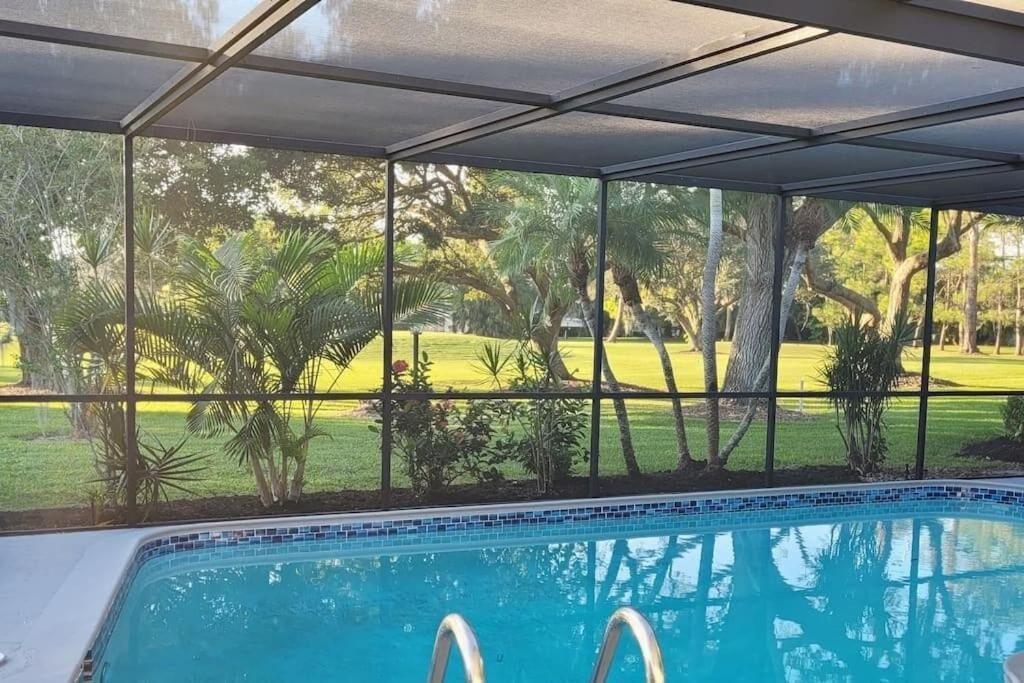 Remodeled 4Br Pool Home / Golf View/Near Beaches Сарасота Екстериор снимка