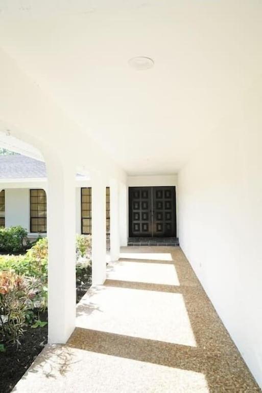 Remodeled 4Br Pool Home / Golf View/Near Beaches Сарасота Екстериор снимка