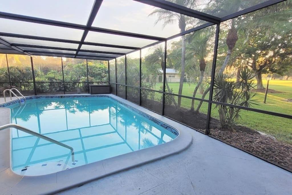Remodeled 4Br Pool Home / Golf View/Near Beaches Сарасота Екстериор снимка